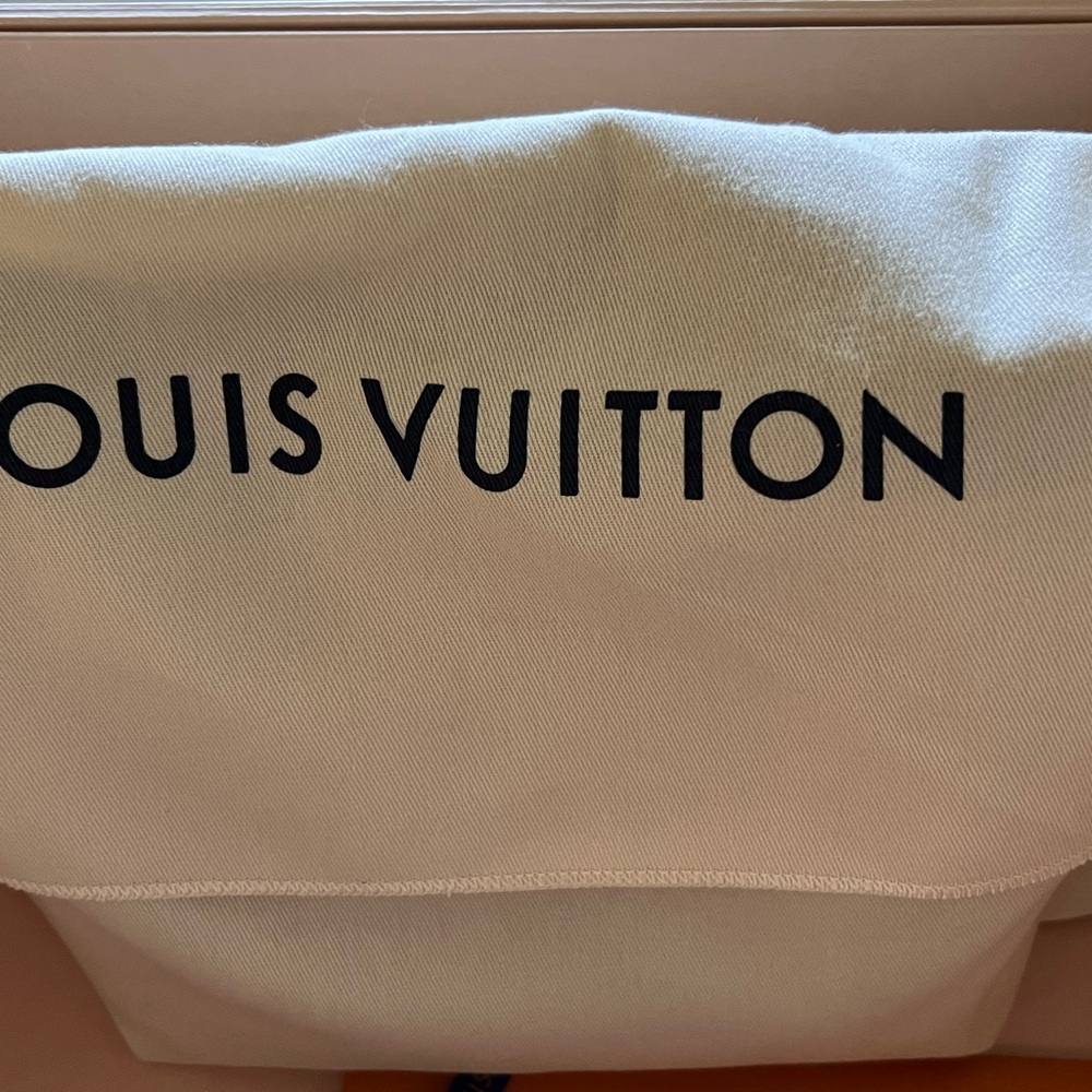 Louis Vuitton Bella Bag - Picture 8 of 8